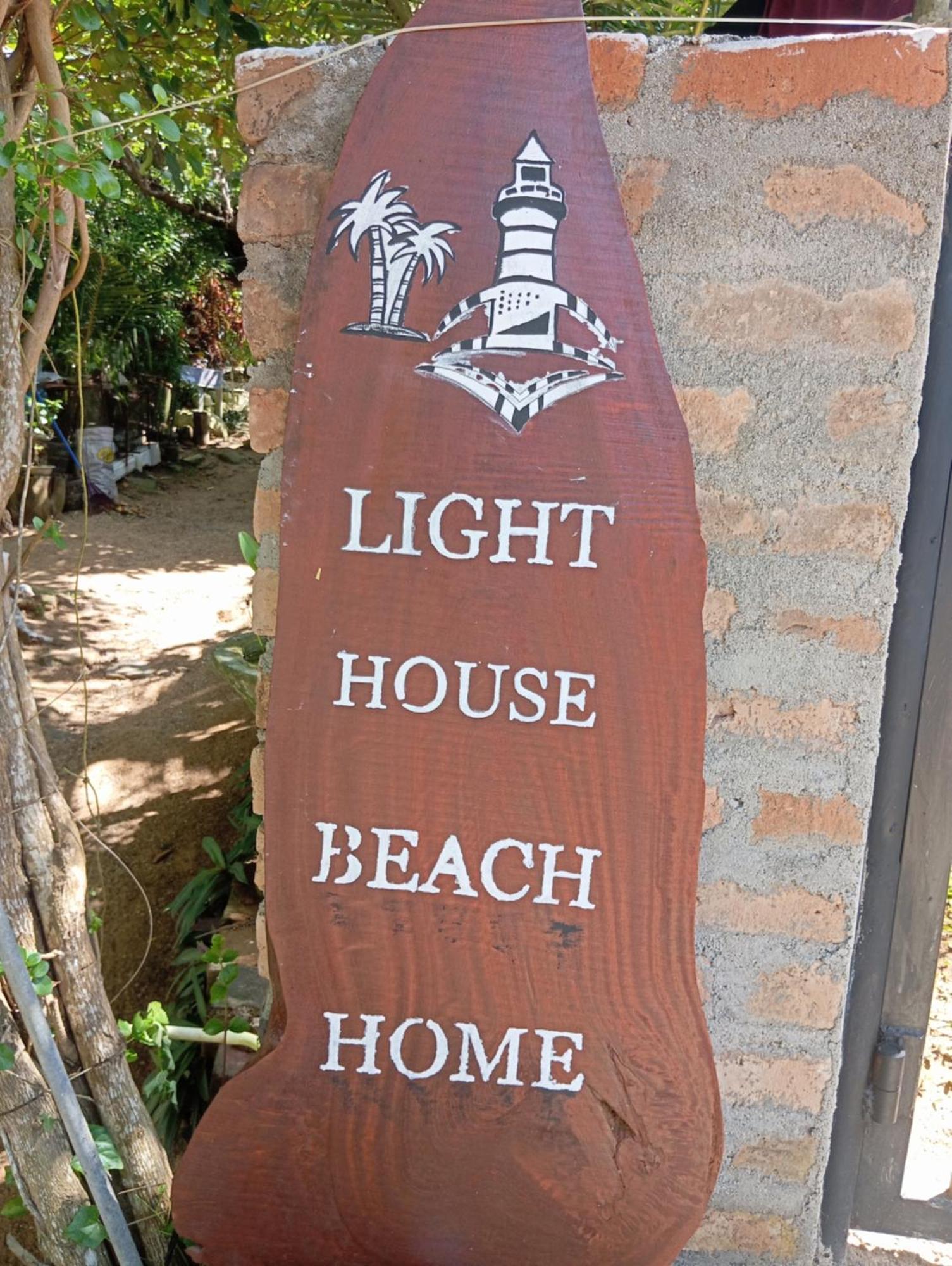 Light House Beach Home Матара Екстер'єр фото